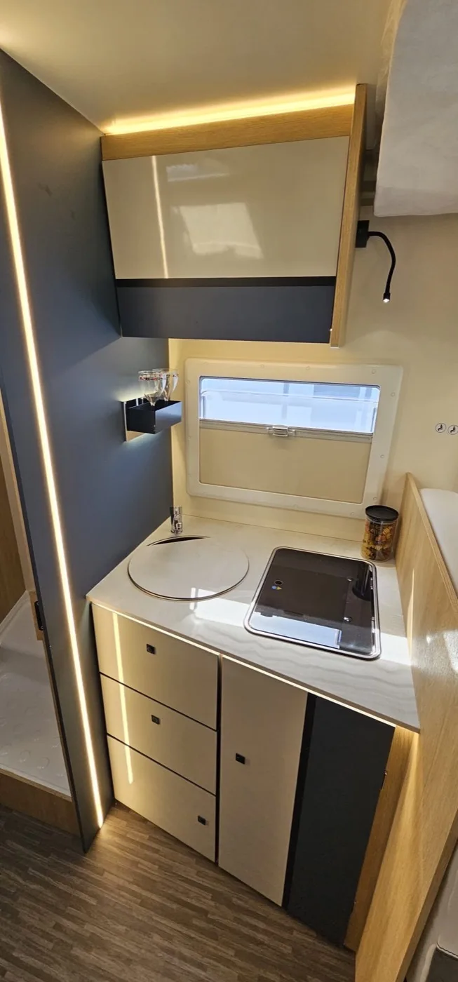 CI Horon 84 XT – kuchnia